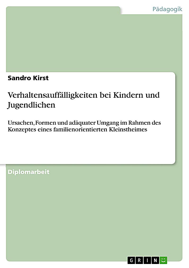 Die Blondine mit den Sommersprossen und den grauen Augen
