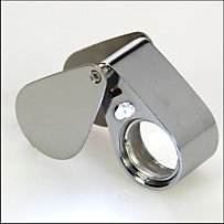 Präzisionslupe aus Metall, mit Beleuchtung, 30-fache Vergrößerung Präzisionslupe aus Metall, mit Beleuchtung, 30-fache Vergrößerung